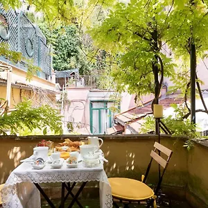 Luxury Piazza Di Spagna Escape With Terrace And Private Rome